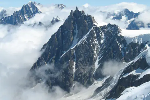 Paisaje de montaña: Aiguille du Midi