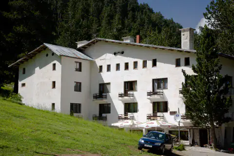 Paisaje de montaña: Banderitsa Hut