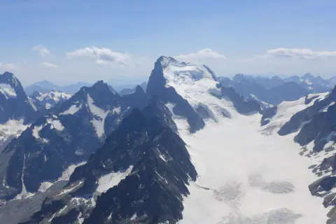 Paisaje de montaña: Barre des Écrins