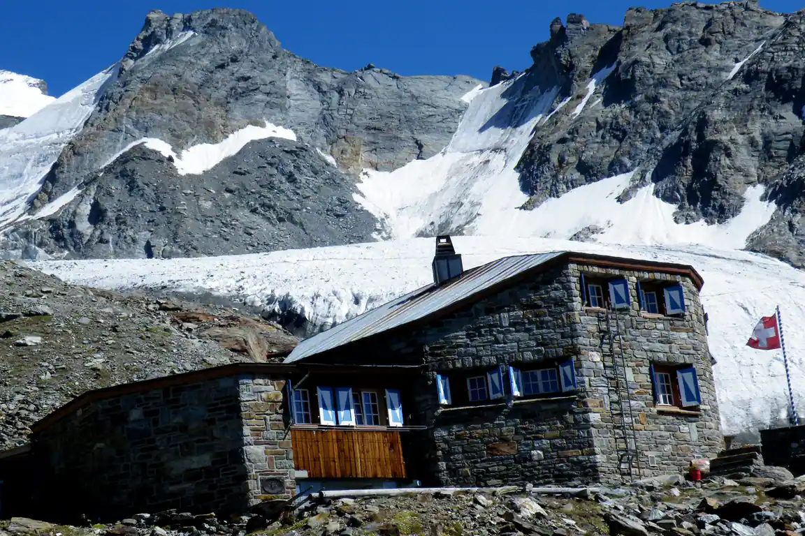 Dom Hut, refugio de montaña