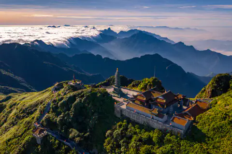 Paisaje de montaña: Fansipan
