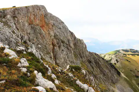 Mountain landscape: Guri i Kuq