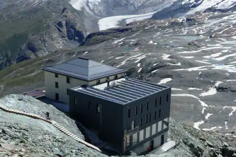 Mountain landscape: Hörnlihütte