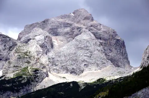 Paisaje de montaña: Jalovec