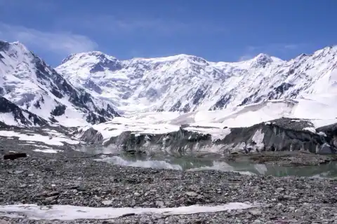 Mountain landscape: Jengish Chokusu