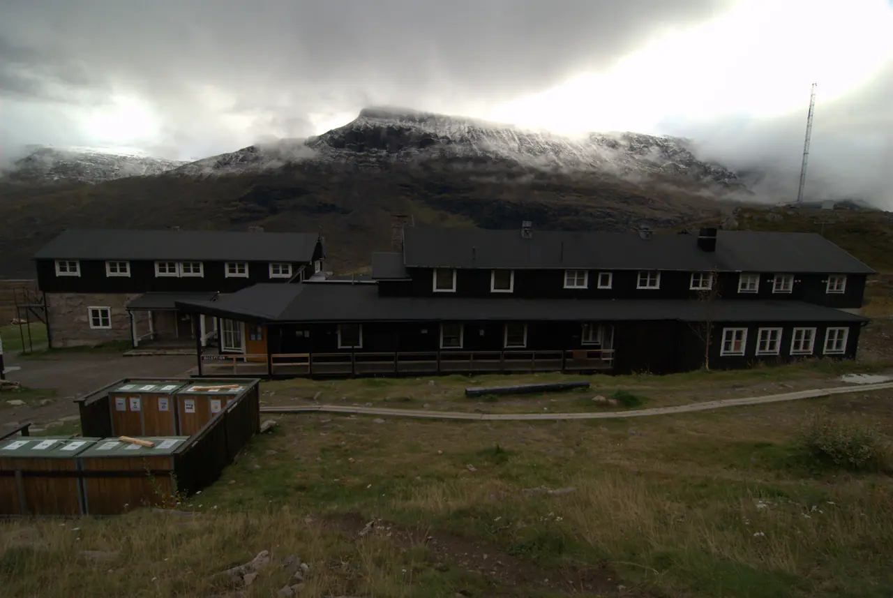 Kebnekaise Mountain Station और उसका परिवेश