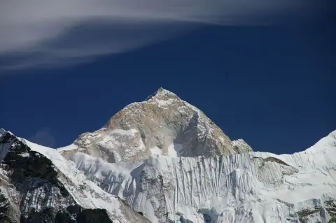 Mountain landscape: Makalu