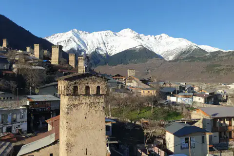 Paisaje de montaña: Mestia