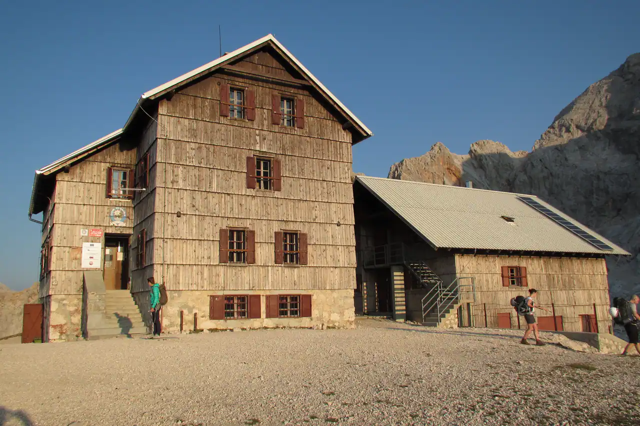 Planika Lodge at Triglav,山屋