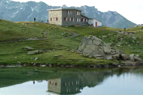 Paisaje de montaña: Refuge de Pombie