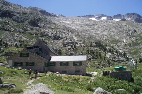 Paisaje de montaña: Refugio de la Renclusa