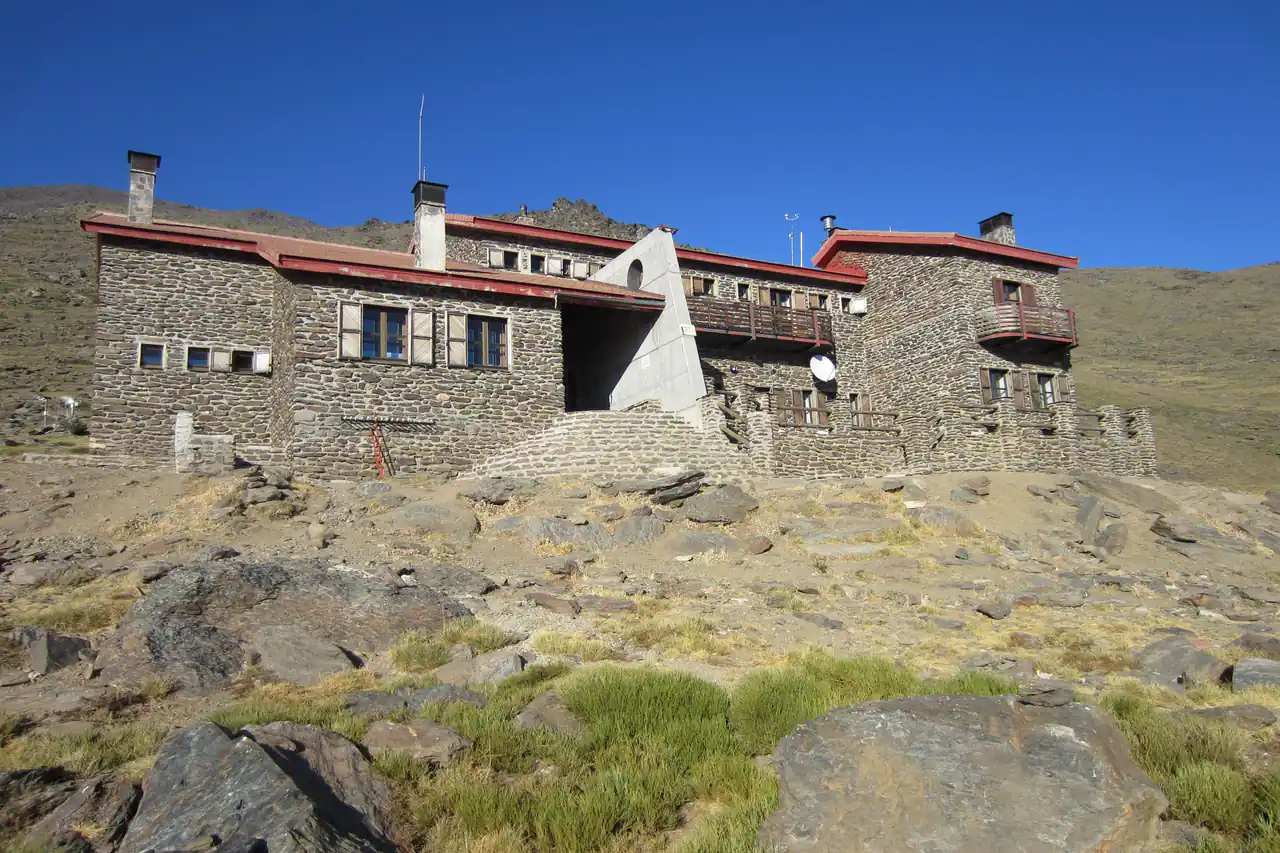 Refugio Poqueira,山屋