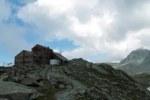 Paisaje de montaña: Rifugio Quintino Sella al Monviso