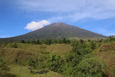 Mountain landscape: Rinjani